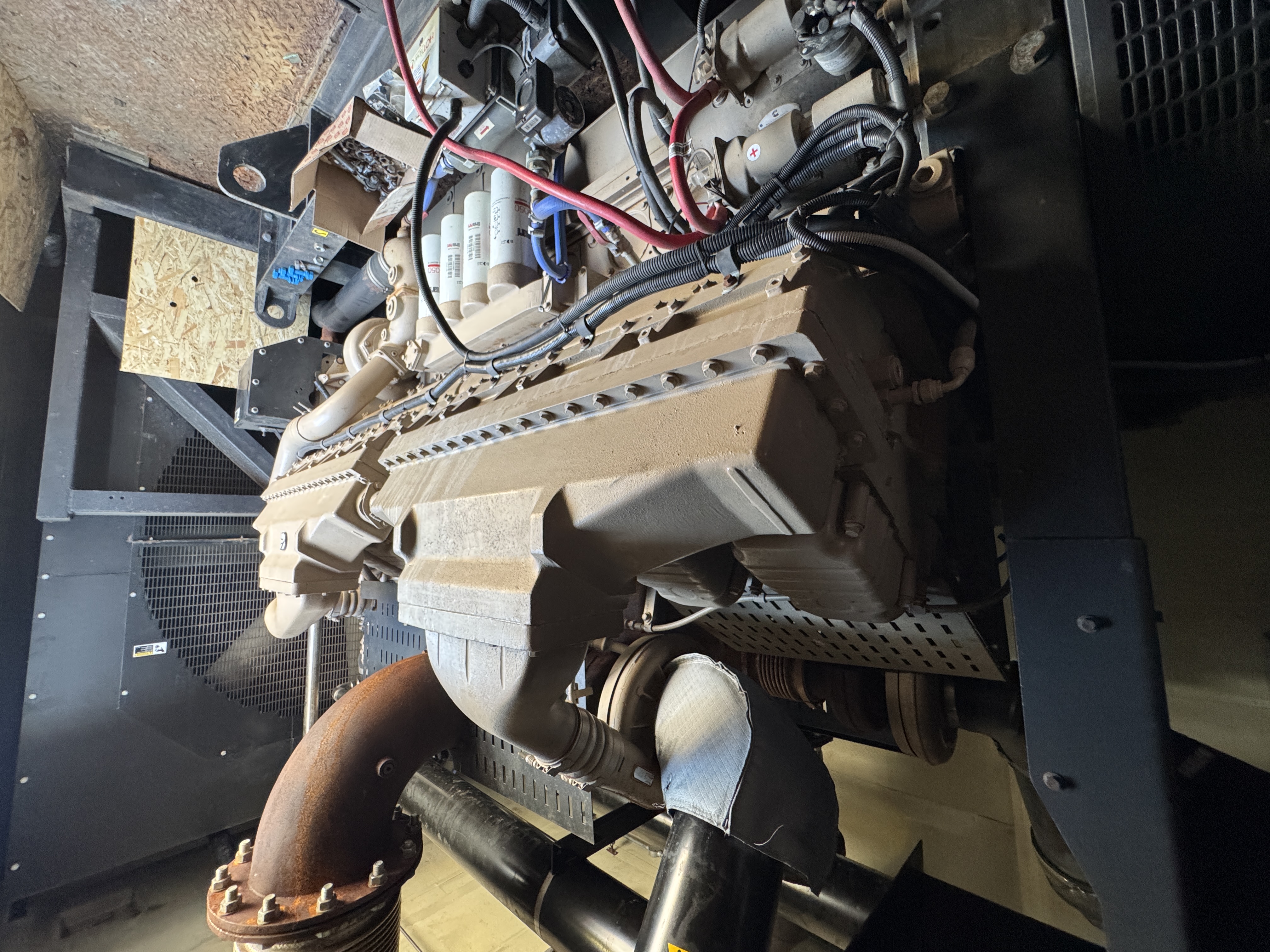Used AKSA Cummins 2250kVA 1800kW Diesel Generator XP22505