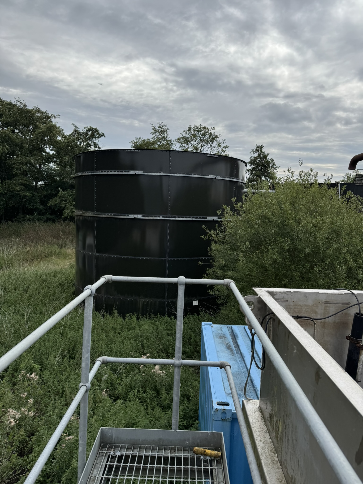 Used water storage tank