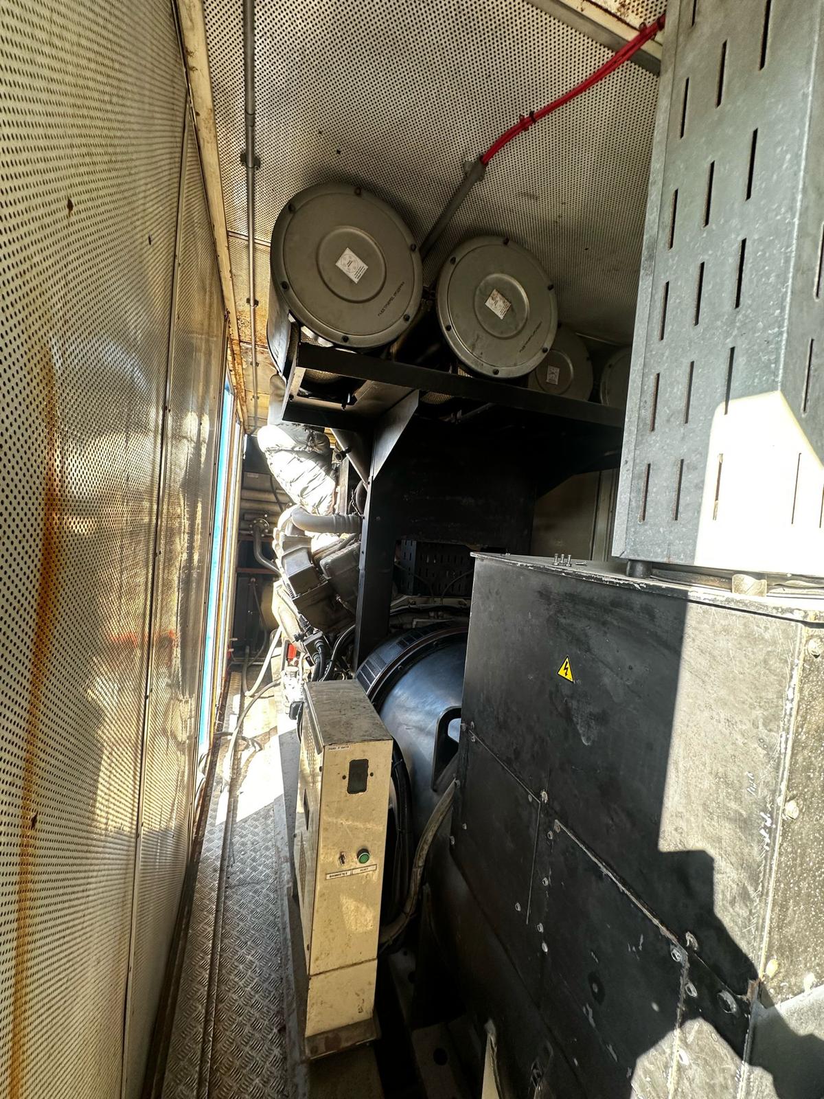 Used AKSA Cummins 2250kVA 1800kW Diesel Generator XP22509