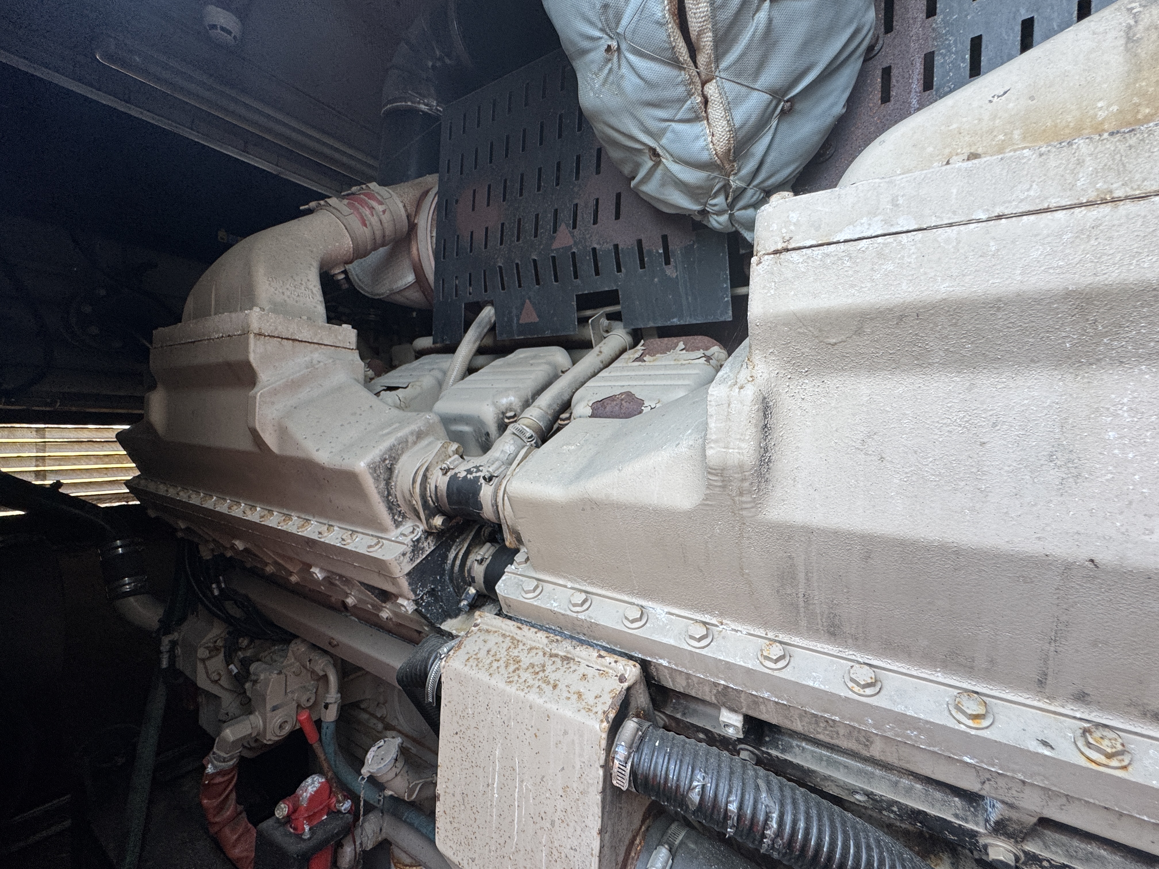 Used AKSA Cummins 2250kVA 1800kW Diesel Generator XP22509