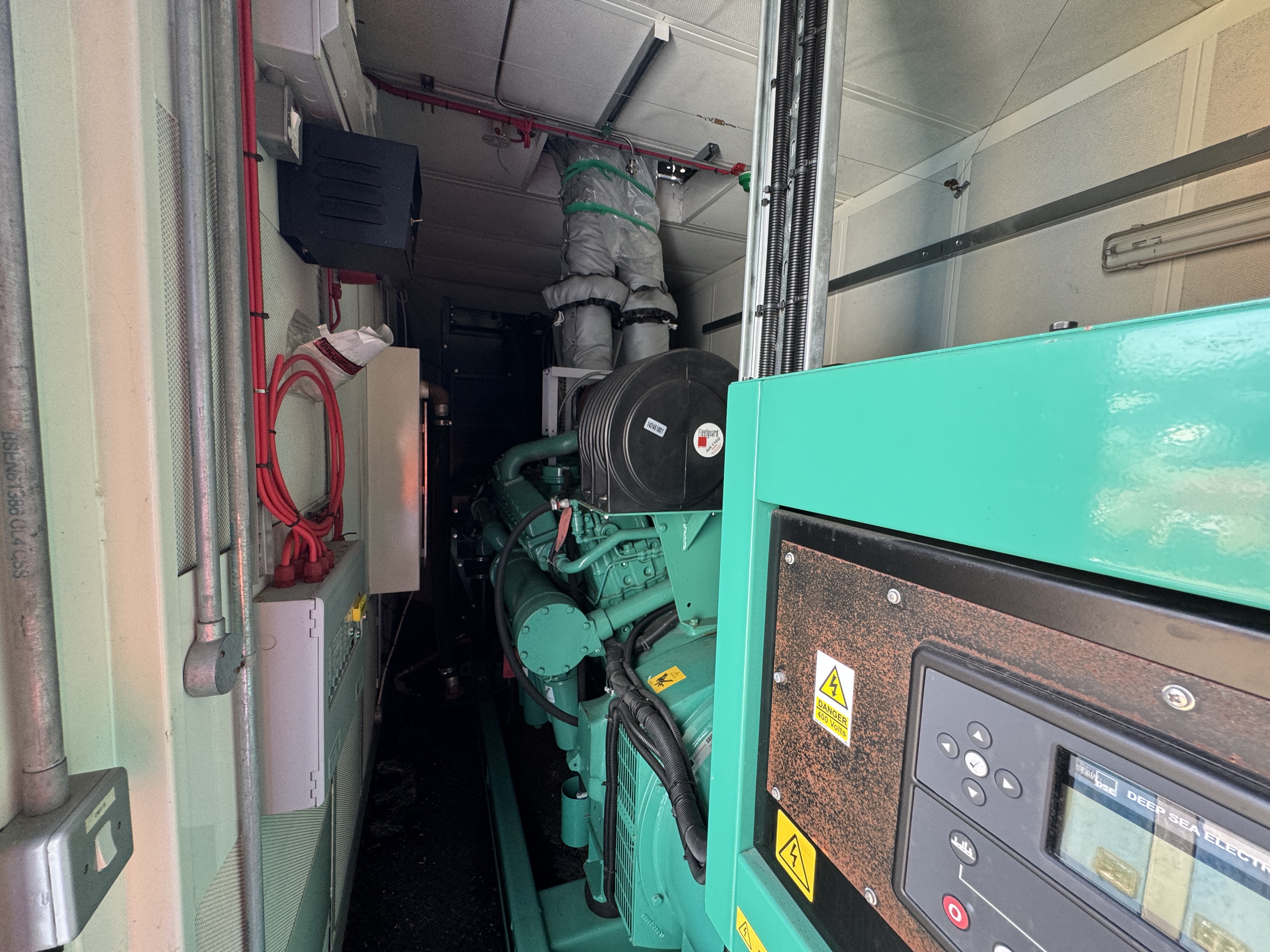 Used Cummins 706kVA 565kW Diesel Generator XP70019