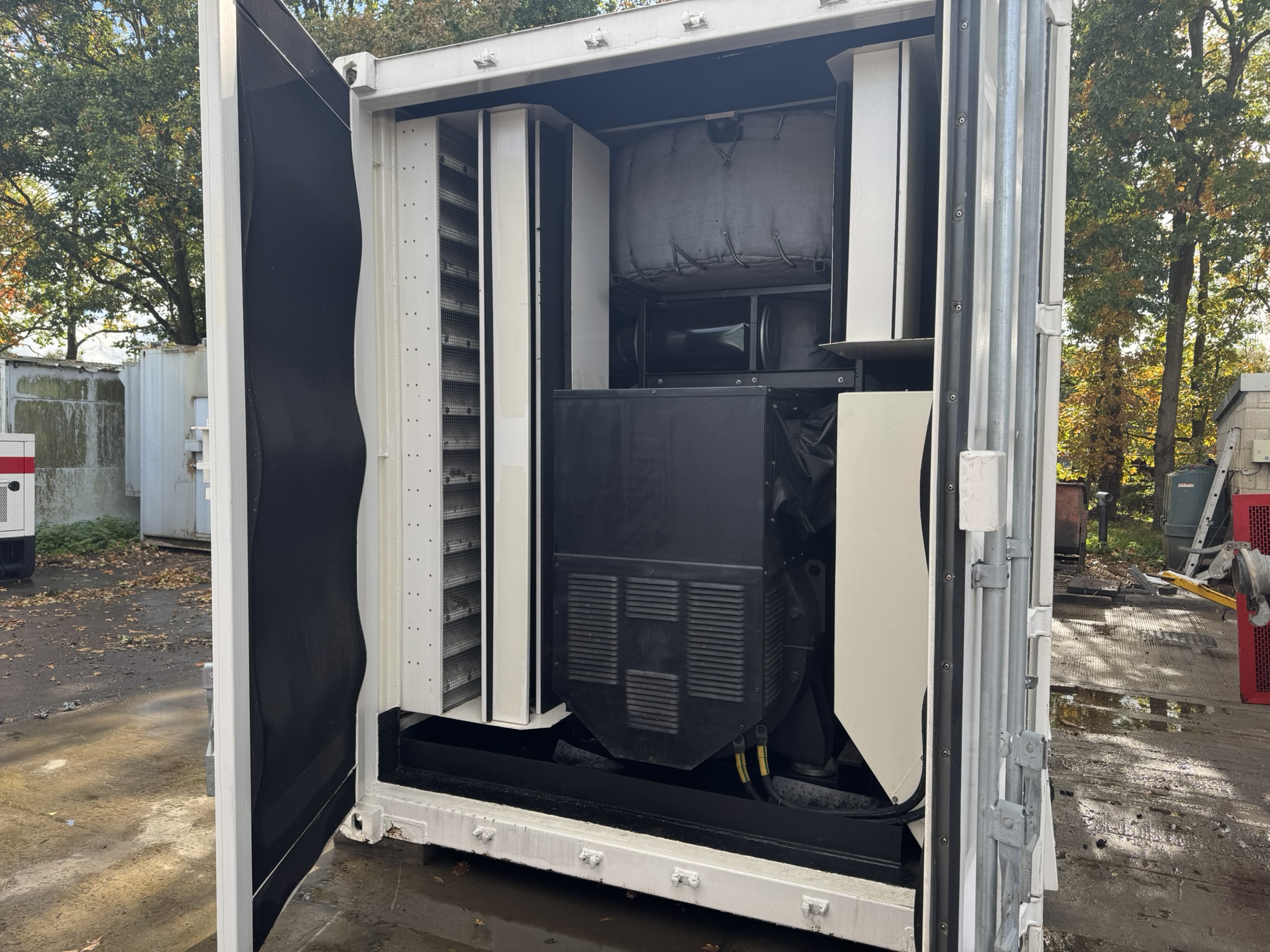 Used Mitsubishi 1650 kVA 1320 kW Diesel Generator XP150018