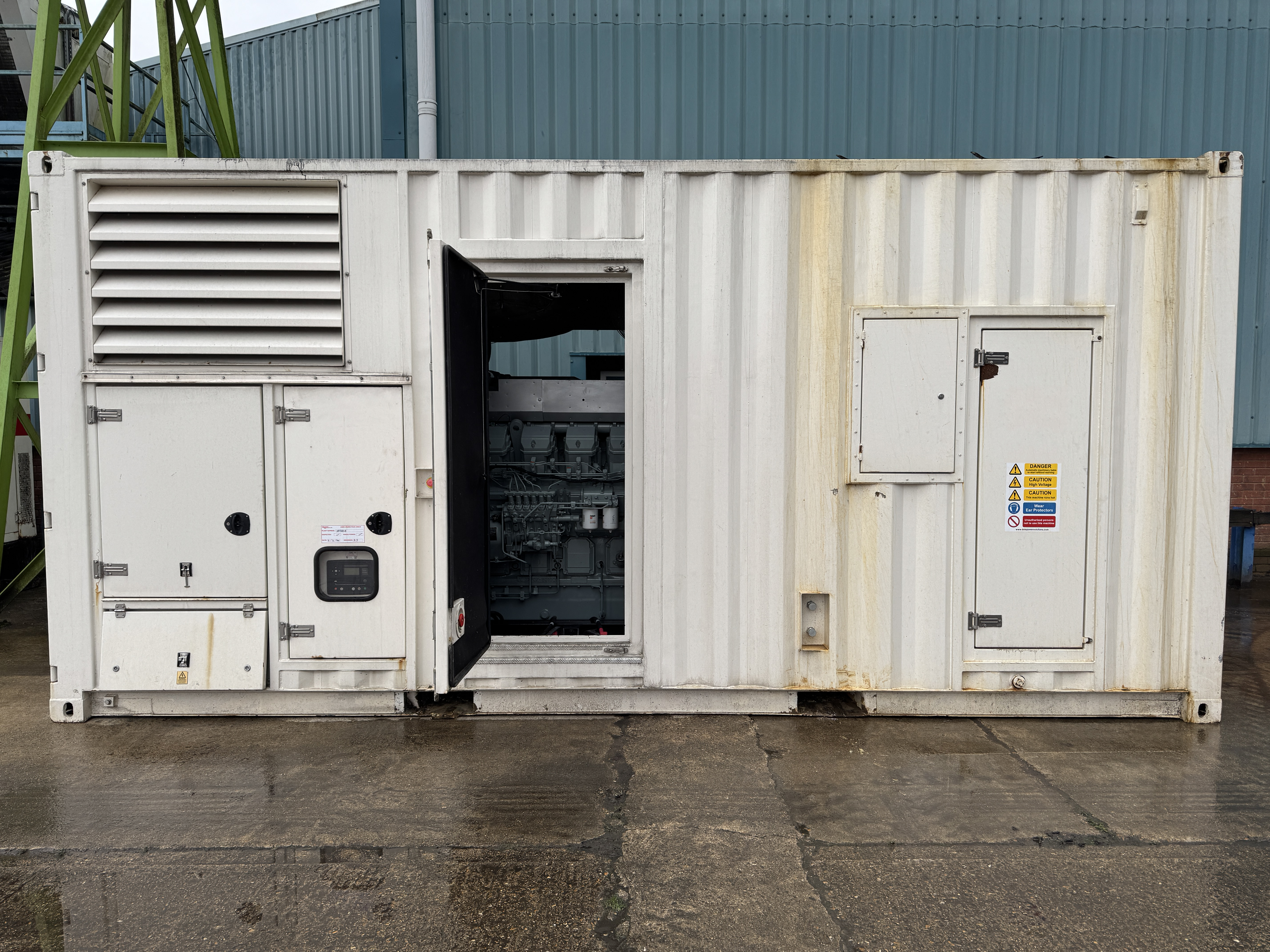 Used Mitsubishi 1650 kVA 1320 kW Diesel Generator XP150018