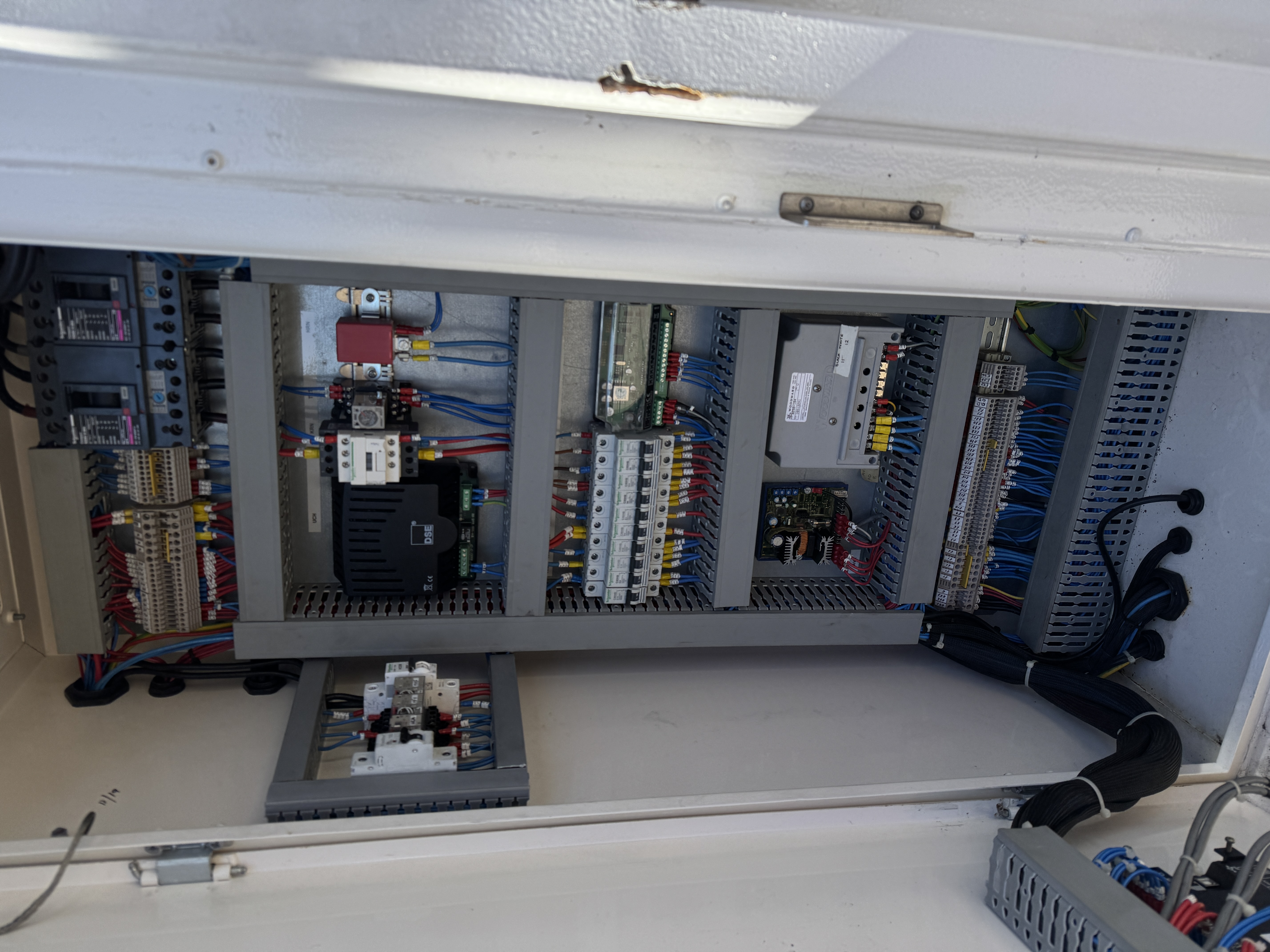 Used Mitsubishi 1650 kVA 1320 kW Diesel Generator XP150018