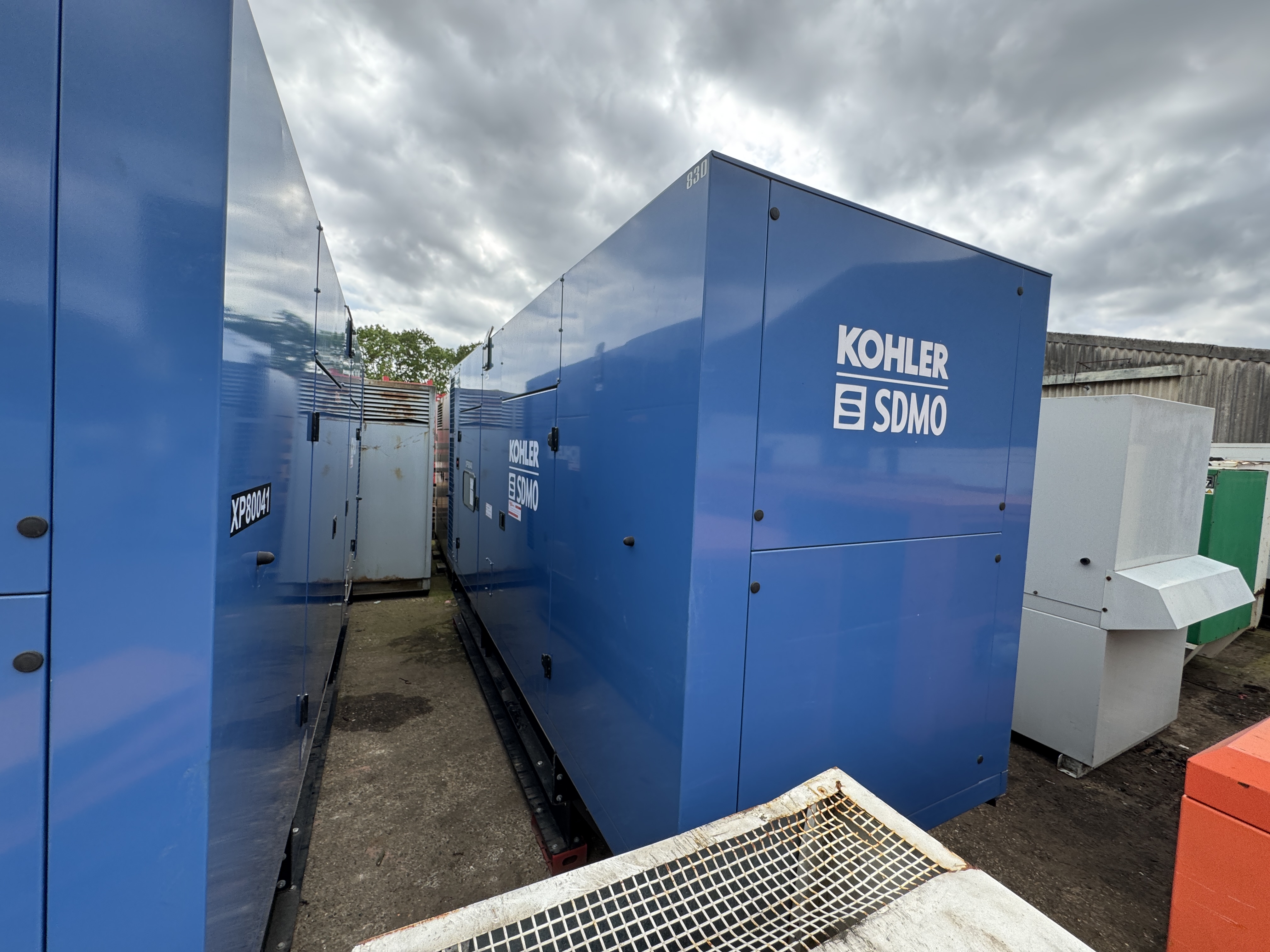 Used SDMO 825 kVA 660 kW Diesel Generator XP80040