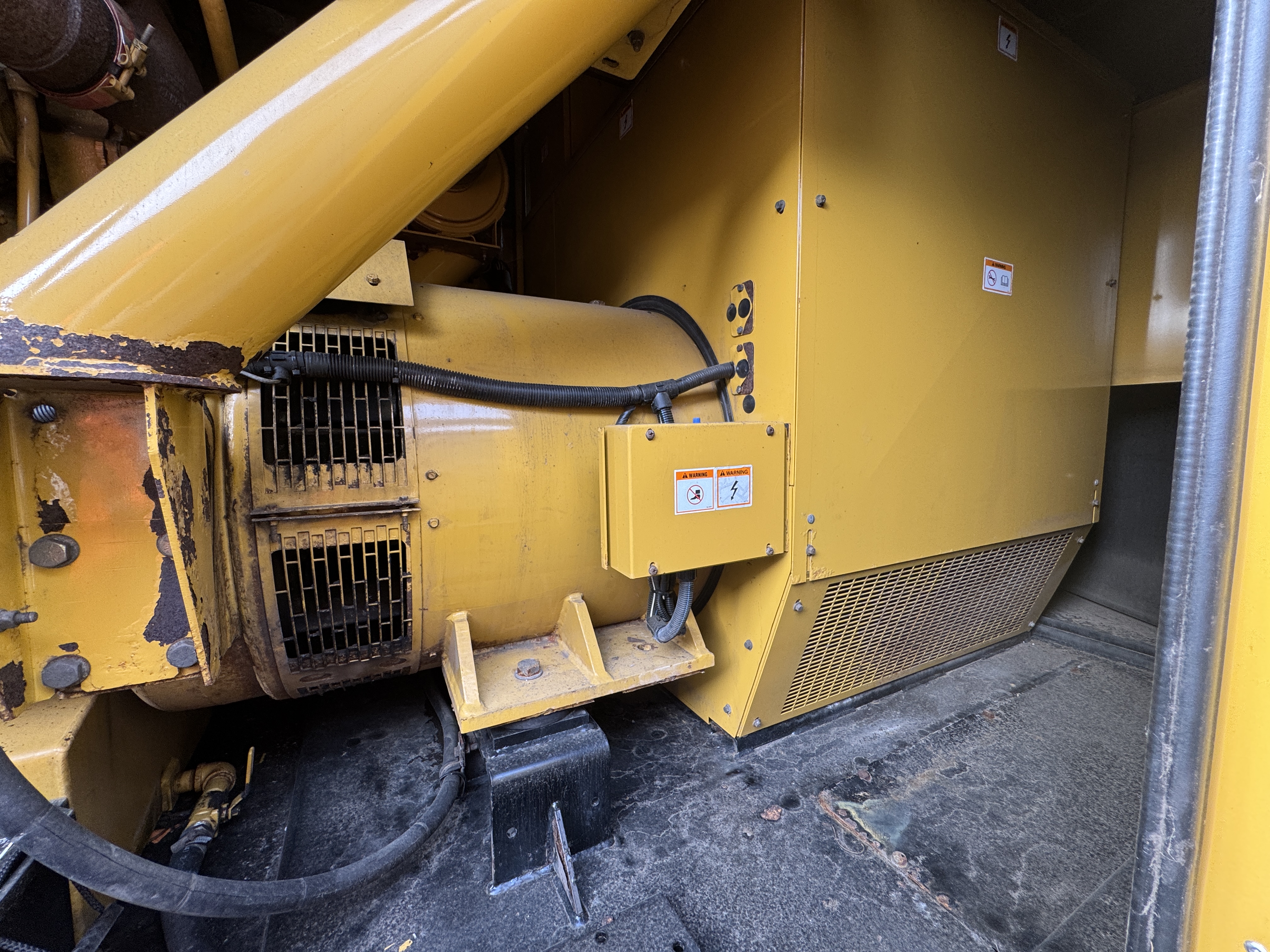 Used Caterpillar 900F 900 kVA Diesel Generator XP9009 for sale