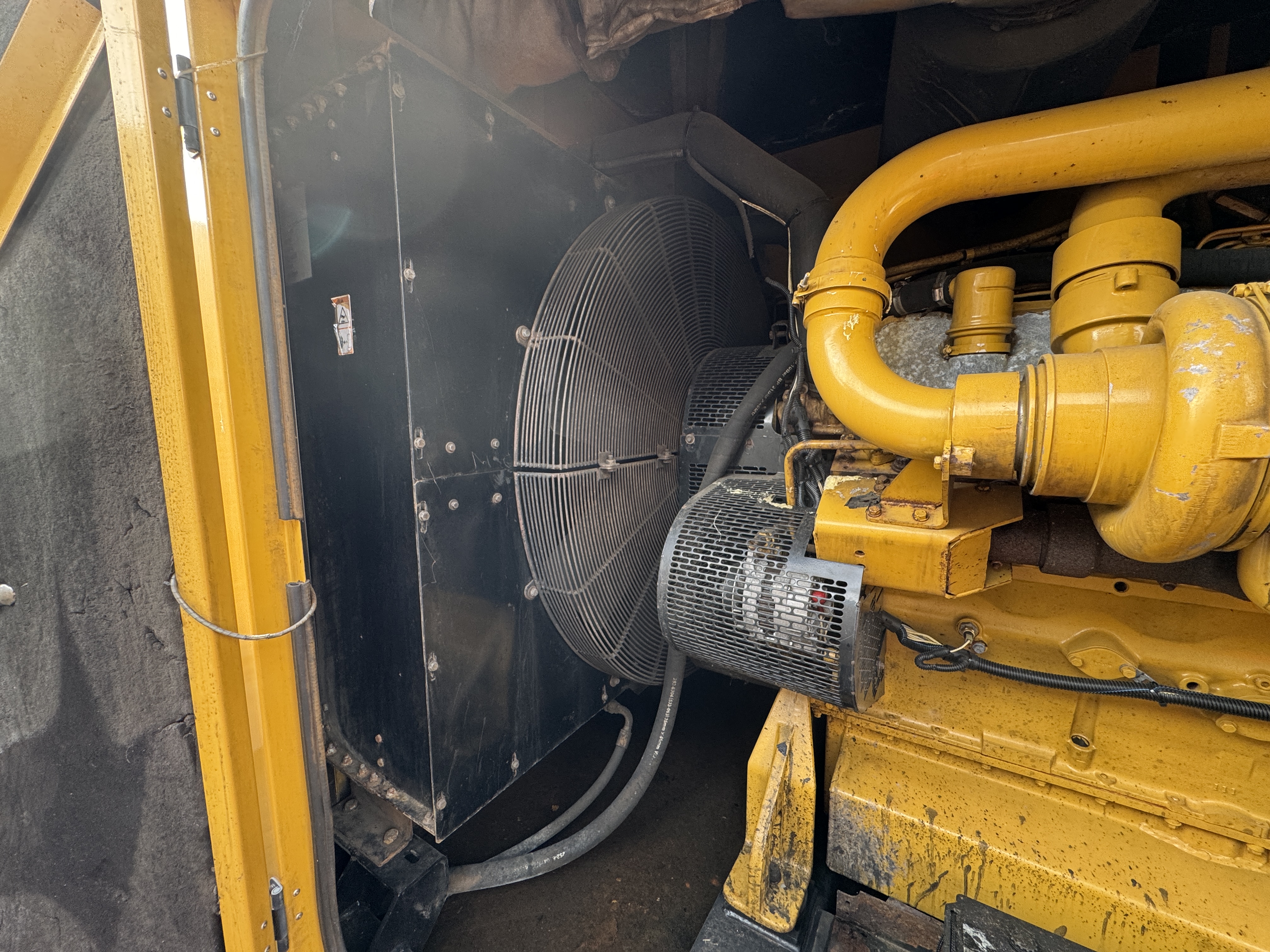 Used Caterpillar 900F 900 kVA Diesel Generator XP9009 for sale