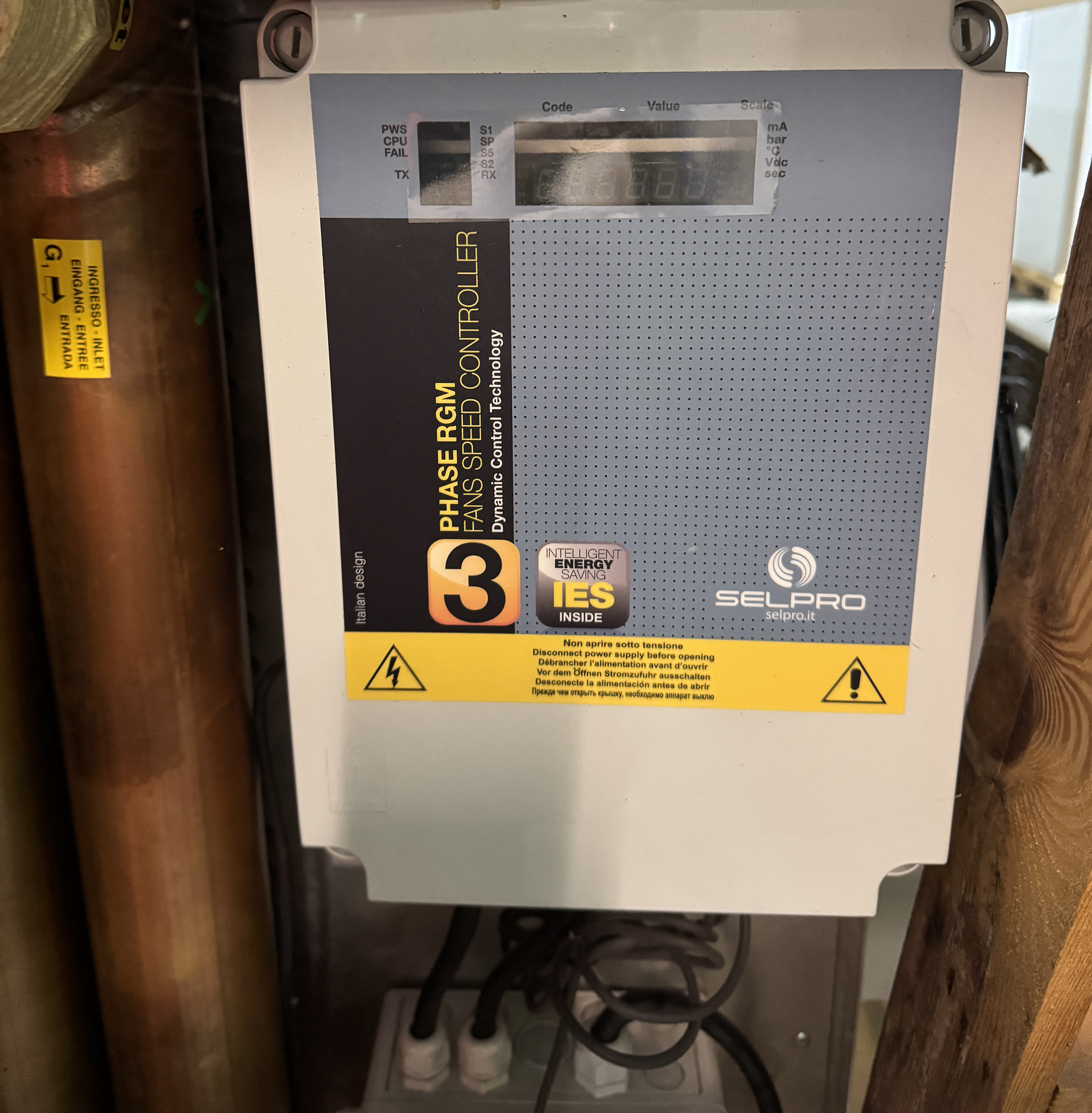 Air conditioning fan control unit